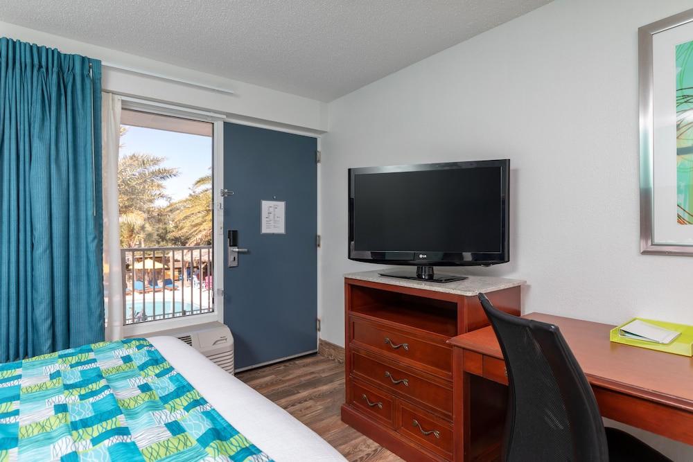 Surf & Sand Hotel Pensacola Beach Exterior photo